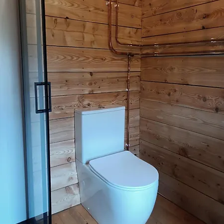 Casa de Férias Charming Tiny House In The Meadow